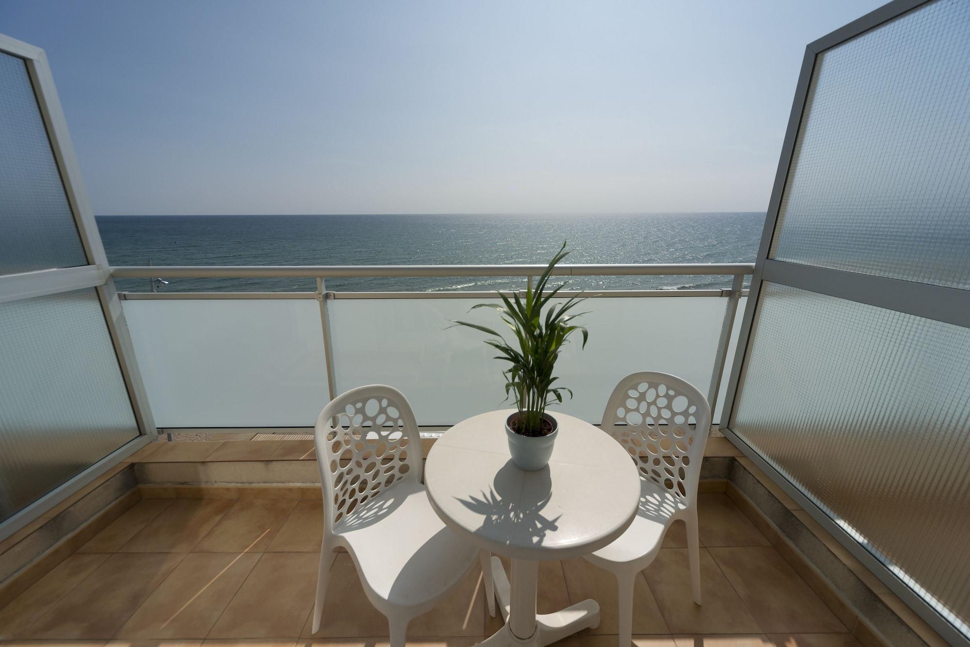4R Miramar Calafell Hotell Exteriör bild